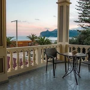 La Del Mare Hotel