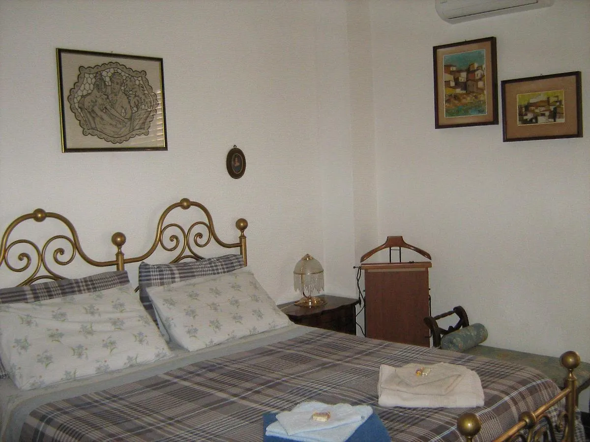 B&B Casa Mira Cagliari 3*,  Italy
